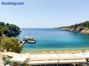 Beachfront Alonissos Rooms - Galazia Thea Gems - Image 2