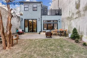 Designer 3 BR Townhome with Beautiful Backyard - Image 3