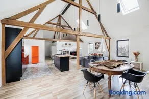 Large bright apartment - Image 2