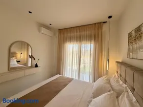 Elena Luxury Suites - Image 2