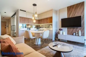 P R A T U M Pink&Blue Mikołajki - Apartament 22 Elegance z widokiem na jezioro - Image 4