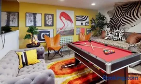 4 Bedroom Vintage Cool House - Image 1