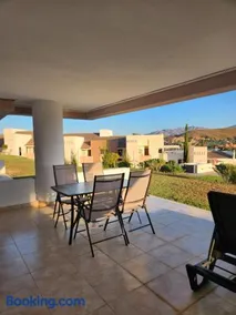 Bajo con vistas a la piscina en Valle del Este Golf - Image 2