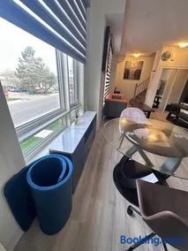 2bedroom Townhome in South Richmond Hill - Image 3