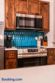 Peacock Suite - Image 2