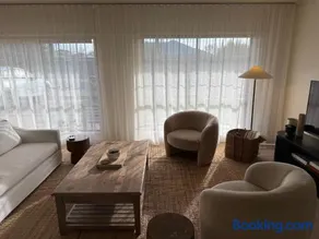 Interior Stylist's Country Unit - Image 3