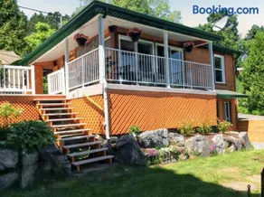 Charming Chalet in Sainte-Thècle with Jacuzzi - Image 2