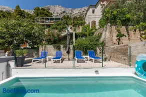 Waterview Apartments - Koru Apartment and pool - Image 2
