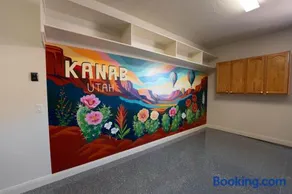 Kanab family House in luxury community Pool & Hot Tub - Image 2