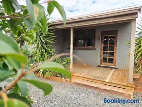 Regal Estate Guest Cottage - Image 1