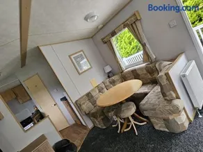 53 Kingsgate Lower Hyde - Image 3
