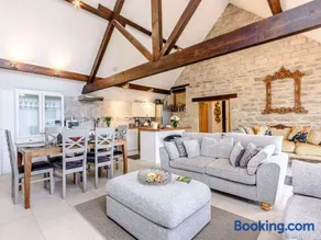 3 Bed in Chippenham oc-77334 - Image 3