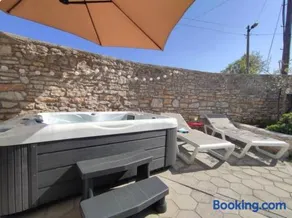 Apartment with Whirlpool and BBQ near Poreč - Image 1
