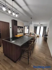 Lux 3 bedroom apartment - Image 2