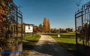 B&B Tenuta Castello Golf Club - Image 1
