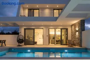 Aethra Villas Luxury Retreat - Image 4