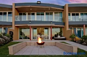 Oceanfront Oasis - Image 1