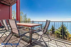 Incredible Views w Garage on Lake and bike trail - Image 1