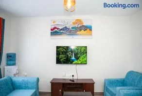 Shalom Studio City Apartments - Image 1