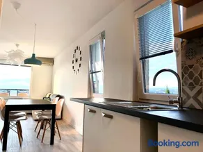 Seaview Apartment - Image 1
