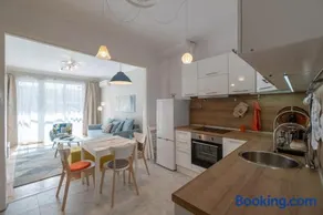 Two Bedroom Apartment Near to Doctors Garden - Image 2