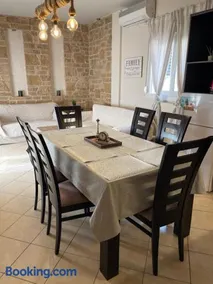 Stone Apartment - Image 1