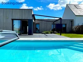 Maison contemporaine avec piscine chauffée - Image 1