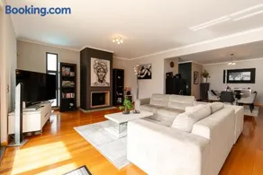 Villa avec piscine privée, terrasse et jardin | Vue mer - Image 4