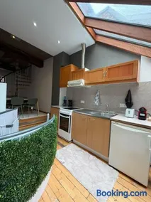 Le Studio Central - Image 1