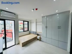 Modern Stylish House in Heart of City Centre - Image 1
