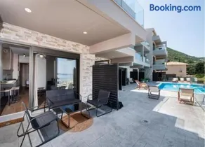 3 Keys Luxury Apartment - Image 1