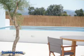 Alio Naxos Luxury Suites - Image 2