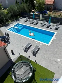 Boutique Apartment in villa with pool 2 - Image 3