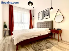 Sunset View Apartment - Image 1