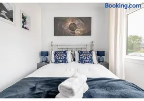 Elegant Flat in a Serene Edinburgh Neighbourhood - Image 3