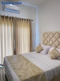 Luxury Golf Apartment - Image 3