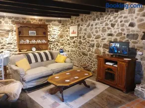 Bay Cottage Gite, Busserolles. - Image 3