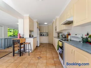 Relaxed Beach House Near Broulee Beach - Image 4