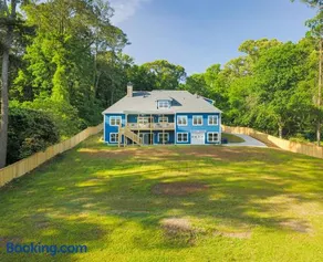 Luxury Lakefront Getaway Near Atlanta and Perfect for FIFA Visitors - Image 1