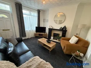 3 bed Jct 37 M1 luxury stay! - Image 3