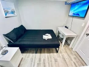 Bright, Stylish and Comfortable Room with Workspace! - Image 5