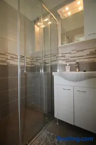 Private Accommodation Carevic - Image 2