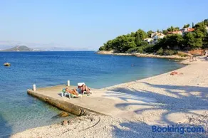 Apartments by the sea Slatine, Ciovo - 4294 - Image 2