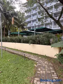 Beach condos at Pico de Loro Cove & possible Beach Club Access & Wi-Fi & Netflix, 42-50''TVs with Uratex beds & pillows, equipped kitchen, balcony, parking, guest registration fee is not included - Image 4