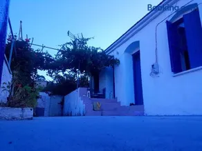 Iliana's courtyard - Image 2