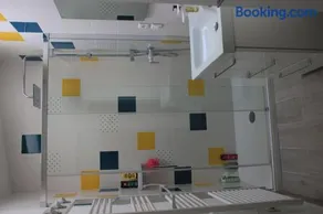 chez Pauline - Image 3