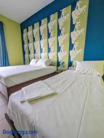 Okeania Seafront Rooms in Kamena Vourla - Image 2