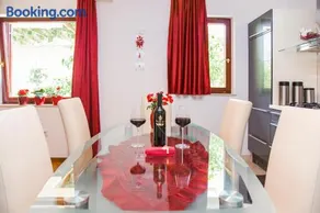 Holiday Home Mirela - Image 1