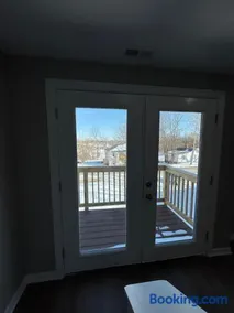Newly built 3 level home 2 minute drive to UCM - Image 2