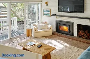Wander to the Beach in Minutes - Image 3